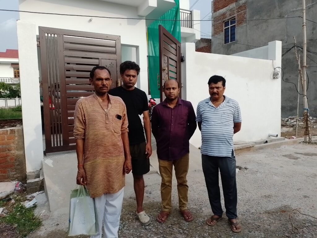 धीरज नगर के निवासी 