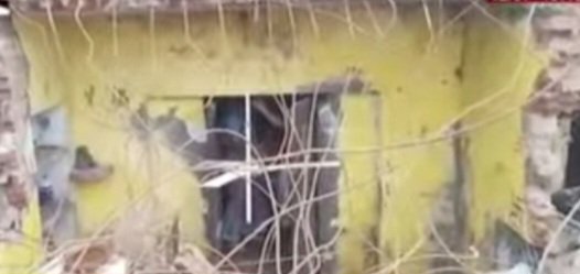 बिना नोटिस के तहसील प्रशासन ने तोड़ा मकान 