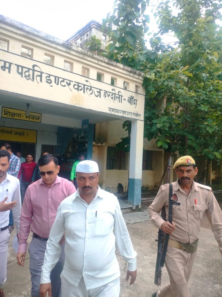 मंडला आयुक्त ने किया निरिक्षण 