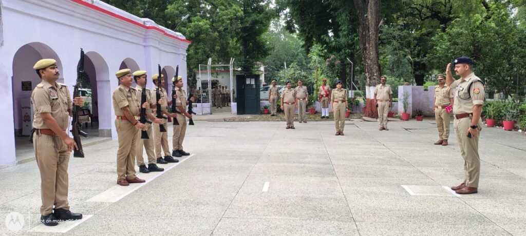 पुलिस अधीक्षक ने लिया पुलिस लाइन का जायेजा 