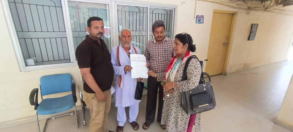 कांग्रेस ने नवदुर्गो को देखते हुए जिलाधिकारी को दिया ज्ञापन 